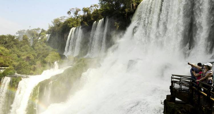 2 días Cataratas del Iguazú: Viaje en helicóptero y billete de avión desde Buenos Aires - Signature DMC 9