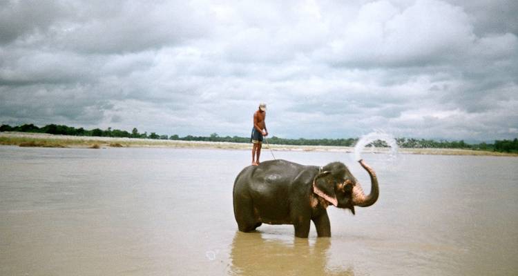 Safari por la selva de Chitwan - Himalayan Trekking & Tours 4