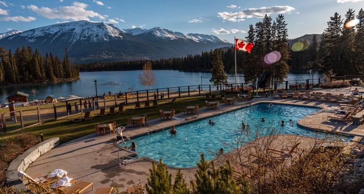 8-Day Rocky Mountain Luxury Tour: Banff, Jasper & Yoho National Parks with Fairmont Hotels - Calgary Tours 4