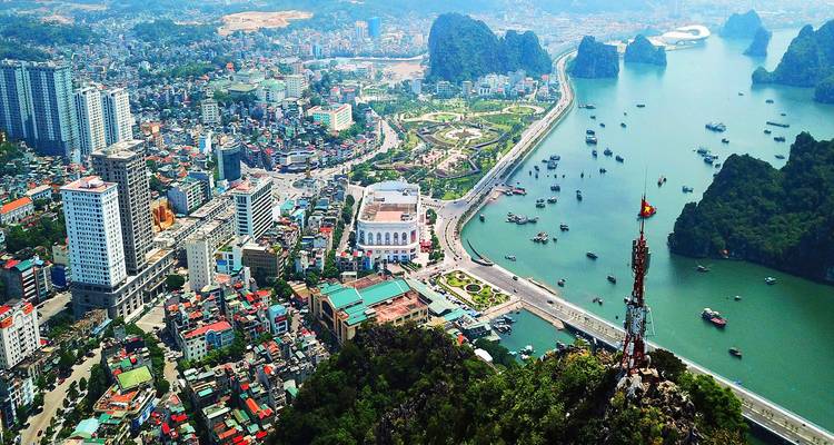 Explorador de Vietnam: De ciudades vibrantes a islas tranquilas - Open Asia Travel  10