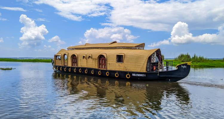 Kerala Tour Package with Taj Mahal - Ramble Advisor 8