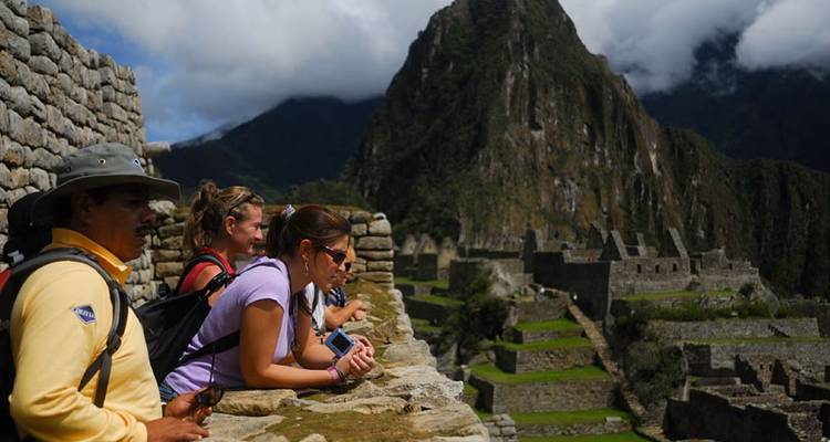 Excursión de un día a Machu Picchu desde Cusco en tren El Voyager Bimodal - Circuito 2 - VIAJES PACIFICO 3