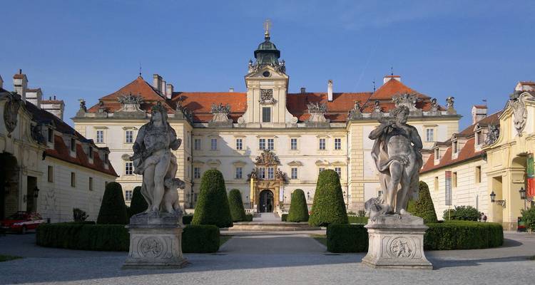 WINE TOUR IN CZECHIA with visit of Prague - Czechia-Tours 2