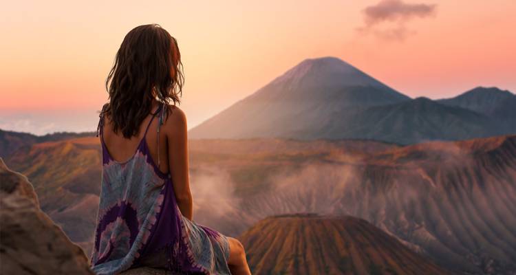 De Java a Bali: Vistas al volcán y columpio en la selva - journaway 1