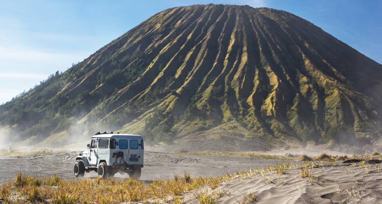 De Java a Bali: Vistas al volcán y columpio en la selva - journaway 2