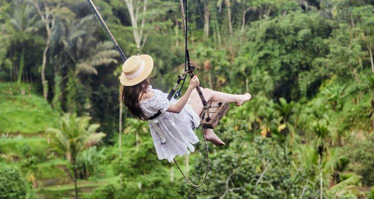 De Java a Bali: Vistas al volcán y columpio en la selva - journaway 7