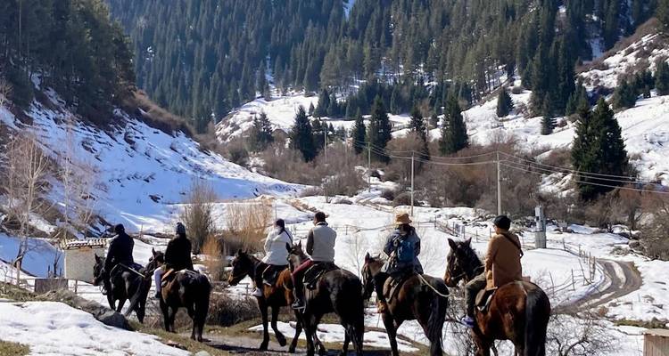 Kyrgyzstan winter tour 9 days and 8 nights - Nomads Yurt 1
