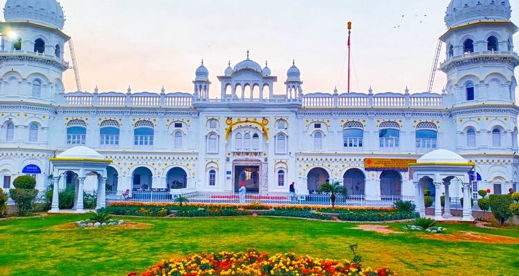 Sikh Pilgrimage Tour Pakistan | Kartarpur Nankana Sahib - Exploria 4