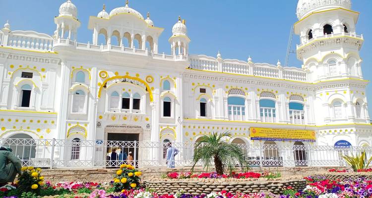 Sikh Pilgrimage Tour Pakistan | Kartarpur Nankana Sahib - Exploria 8