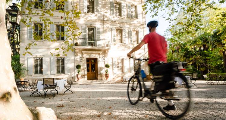 Les Côtes du Rhône dans le luxe - Cycling for Softies 3