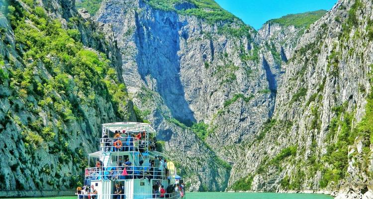 Senderismo Albania y Croacia Navegando por Kotor, Montenegro - Ajdinis 2