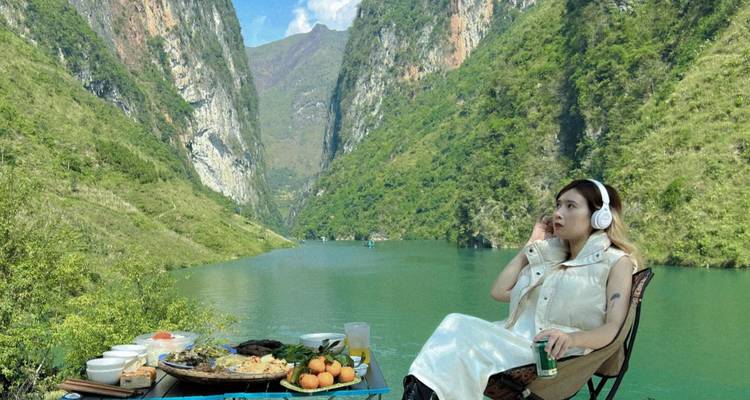Ha Giang Escape 4 Day by Car/Jeep/Motobike ( Dept Morning ) - Bee Gng International Joint Stock Company 10