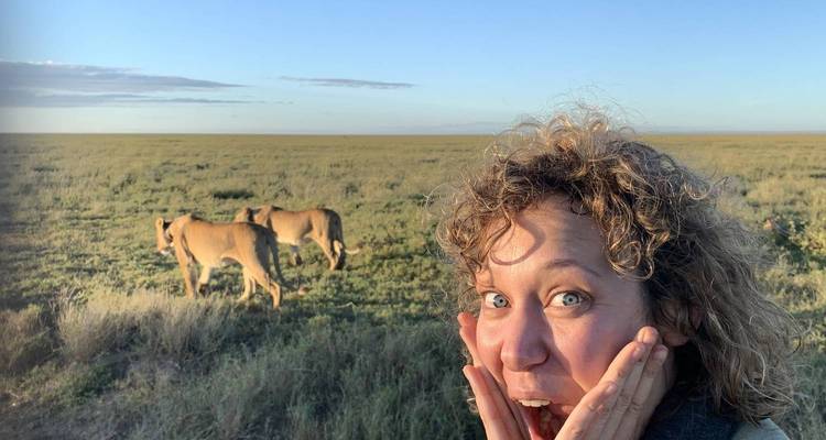 Safari Clásico de los Cinco Grandes en Tanzania**Descubre el Corazón Salvaje de África - LOVE AFRICA TRAVEL COMPANY 3