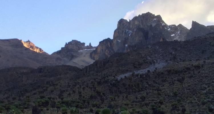Safari de 12 días por el Monte Kenia con Masai Mara, Nakuru, Naivasha, Amboseli y Tsavo Oeste 2025 - CKC Tours & Travel 1