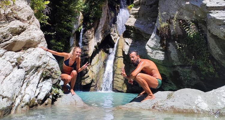 Aventura de 6 días en Albania | Senderismo, 4×4 y Balsismo de las Montañas a la Riviera" - Visit Albania  7