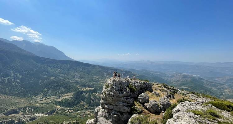 Aventura de 6 días en Albania | Senderismo, 4×4 y Balsismo de las Montañas a la Riviera" - Visit Albania  4