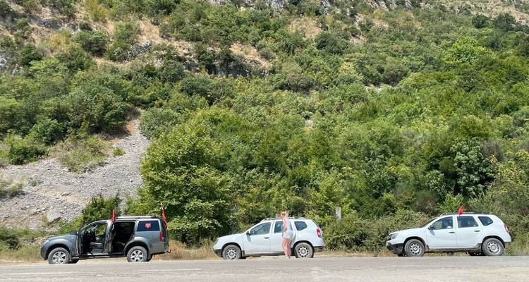Aventura de 6 días en Albania | Senderismo, 4×4 y Balsismo de las Montañas a la Riviera" - Visit Albania  8