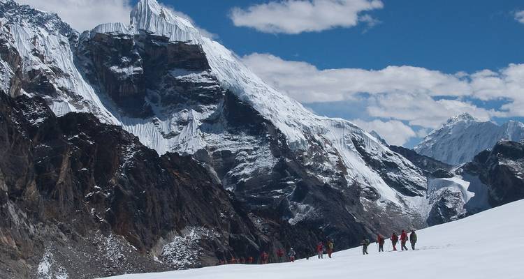 Vallée de Gokyo et camp de base de l'Everest via le col de Chola avec retour en hélicoptère - Female Guide Holiday 4