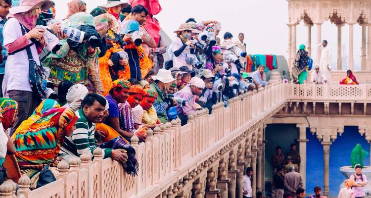 Excursión a Mathura y Vrindavan con el Taj Mahal - Yoganshi Travel 4
