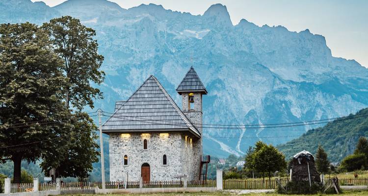 Viaje por carretera a Albania: cañones, acantilados y aguas cristalinas (8 destinations) - journaway 4