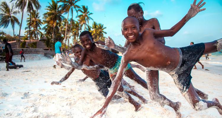Los Cinco Grandes de Kenia y la dicha de la playa: 4 y 5 estrellas con todas las comidas incluidas - Wanderful Holidays LLC 7