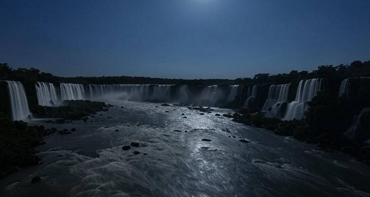 Iguazú de 2 días: Excursión a las Cataratas Mágicas de Luna Llena con billete de avión desde Buenos Aires - Signature DMC 1