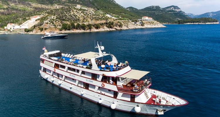 Bellezas naturales de Croacia con el crucero por el Adriático Dubrovnik - Split - Dubrovnik - Kompas 2