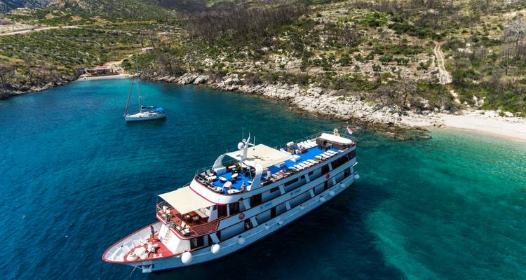 Bellezas naturales de Croacia con el crucero por el Adriático Dubrovnik - Split - Dubrovnik - Kompas 7
