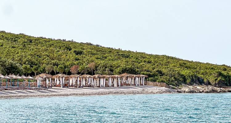 Desde Tirana, excursión de 8 días: Viaje Completo Riviera Albanesa: Vlora, Gjipe, Parque Nacional de Llogara, Castillo de Lekuras, Islas Ksamil, Parque Nacional de Butrint, Isla de Sazan- Península de Karaburun - LIT Travel and Tours  1