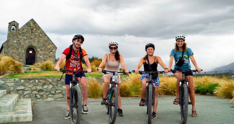 Auckland to Queenstown Youth Adventure - 17 days - On The Go Tours 10