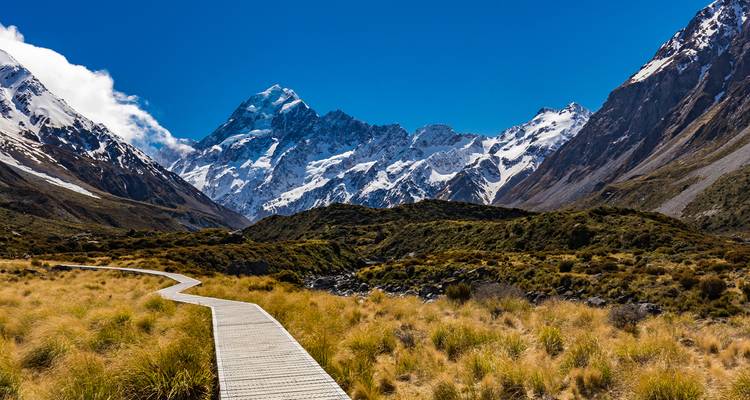 South Island Youth Adventure - 9 days - On The Go Tours 3