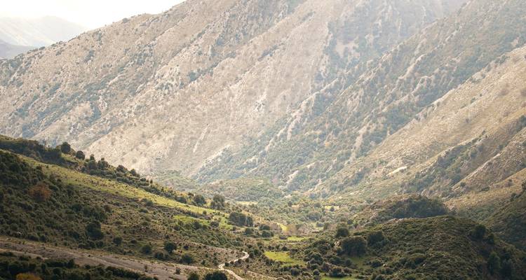 Safari en jeep dans les paysages d'hiver en Albanie - Drive Albania Tours 7