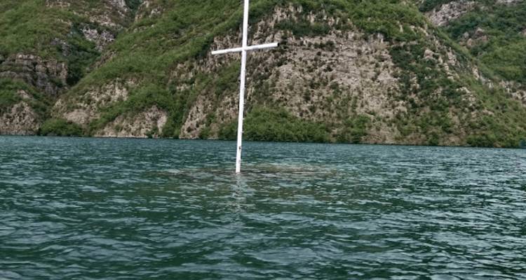 Escapades dans les Alpes : Le lac Koman et les merveilles naturelles de Valbona - InAlb TPP Shpk 3
