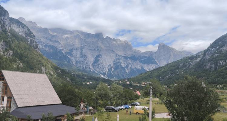 Escapades dans les Alpes : Le lac Koman et les merveilles naturelles de Valbona - InAlb TPP Shpk 4