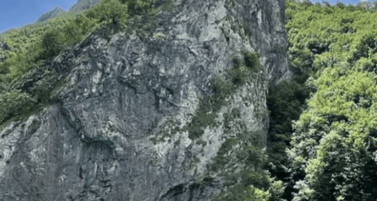 Escapades dans les Alpes : Le lac Koman et les merveilles naturelles de Valbona - InAlb TPP Shpk 7