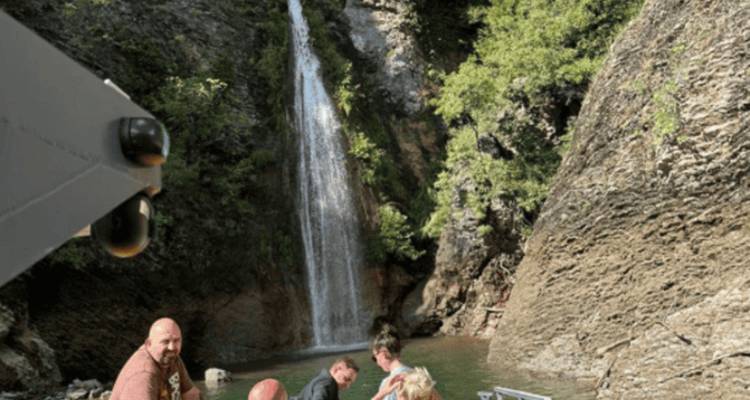 Escapades dans les Alpes : Le lac Koman et les merveilles naturelles de Valbona - InAlb TPP Shpk 10