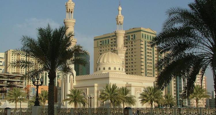 5 días en el Golden Tulip Hotel Apartments Sharjah - STM Tours LLC 1
