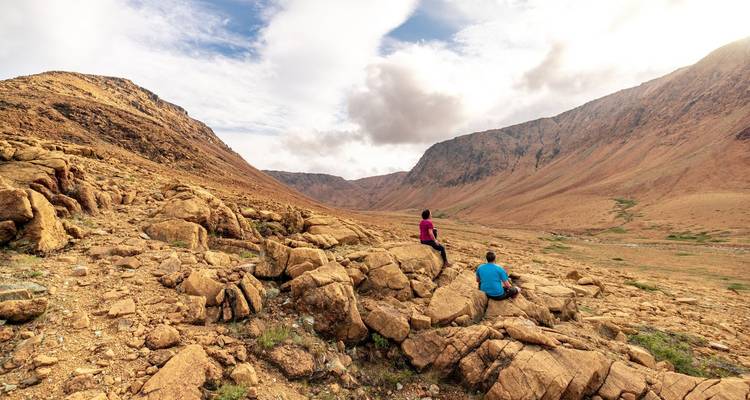 Descubre Terranova: Una aventura panorámica en coche - Landsby 1