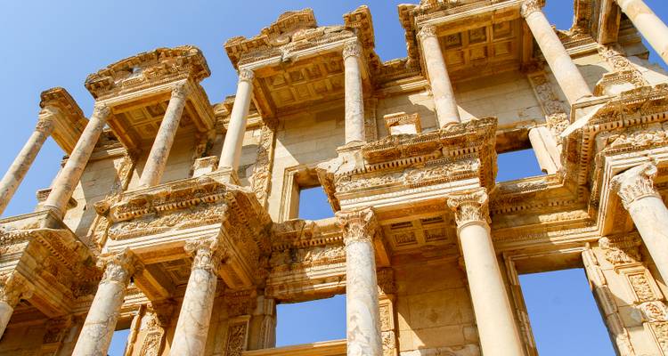 Vorderfassade der Celsus-Bibliothek in Ephesos.