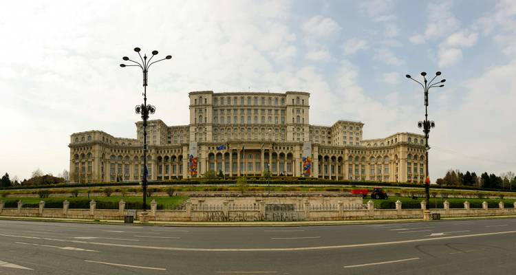Balkan Gems with Transylvania and Bucharest Budapest → Bucharest (2026) - APT 3