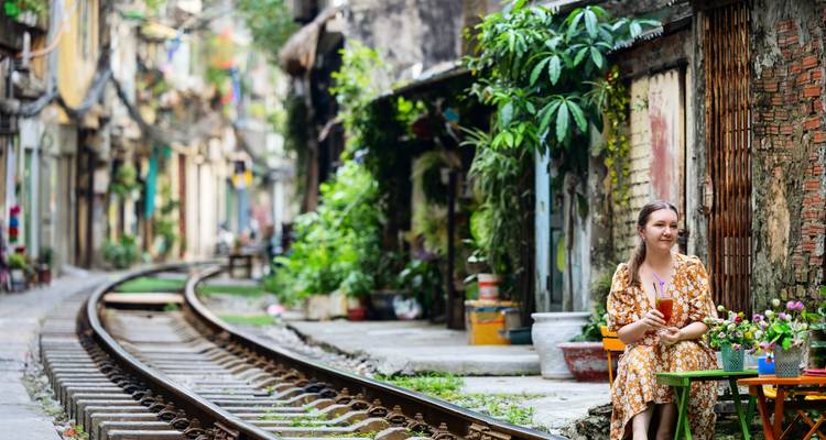 Vibin' in Vietnam : Lantern Lanes & Pagoda Paths - journaway 3