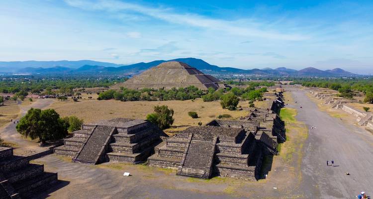 The Best of Mexico City: Teotihuacan, Basilica of Guadalupe, Xochimilco, Coyoacan & Frida Kahlo Museum - Amigo Tours 10
