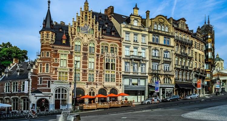 7 jours à Bruxelles avec Anvers, la Bataille des Ardennes, le Champ de Flandre, Gand, Bruges, Luxembourg et Dinant - STM Tours LLC 3