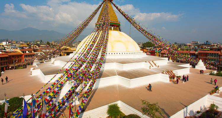 Boudhanath Stupa in Kathmandu met gebedsvlaggen.