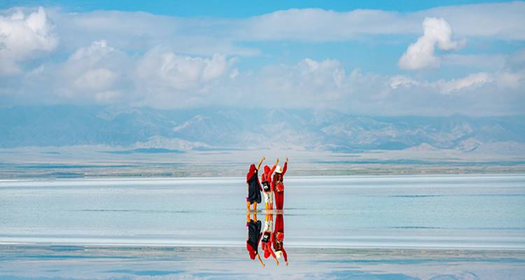 Silk Road 10D Group Tour: Xining, Chaka, Golmud, Dunhuang, Jiayuguan, Zhangye, Xining - Top China Travel 2