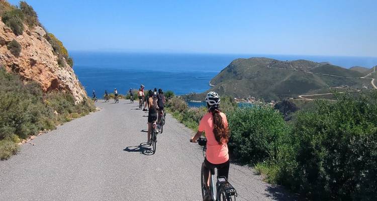 Excursion guidée en E-Bike dans le nord de la Grèce : Mont Olympe, Météores, Delphes et lac de Plastira - Athensbybike 9