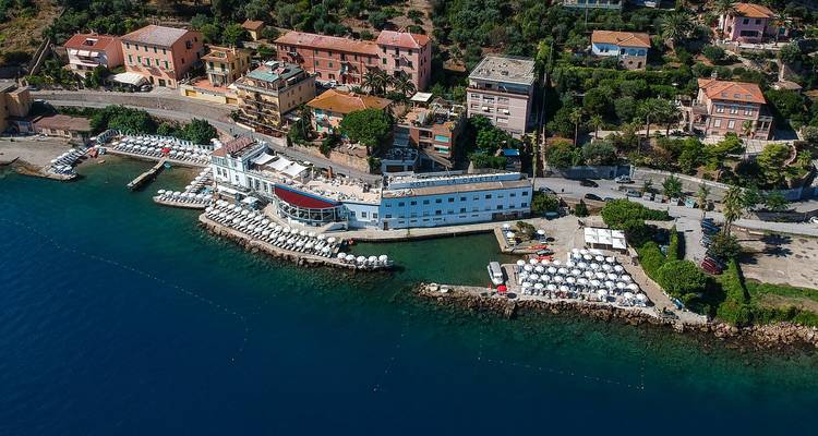 La Dolce Vita: The Italian Dream on Four Wheels - Worldee 5