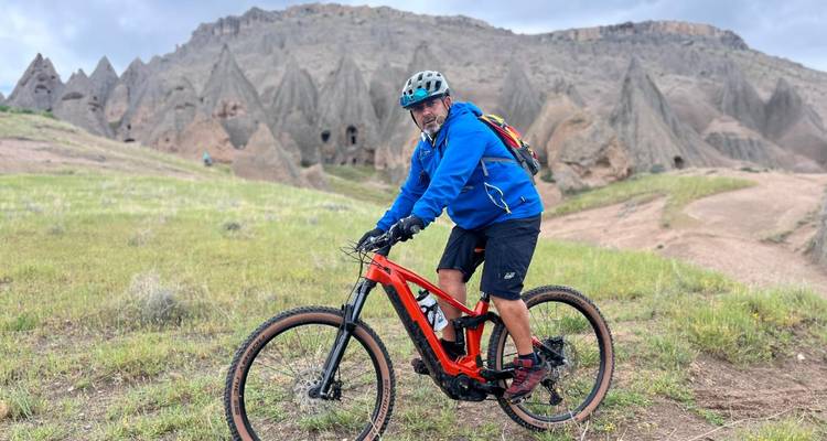 Circuit cycliste dans les vallées cachées de la Cappadoce - Emoji Tourism 1