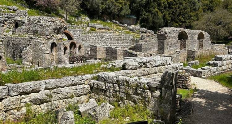 Descubre Albania: Un viaje cautivador por la historia, la cultura y la belleza costera - InAlb TPP Shpk 6