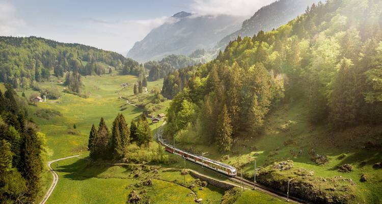Grand Train Tour de Suisse - Voyage de découverte : voyage en groupe avec participation - STC Switzerland Travel Centre 6